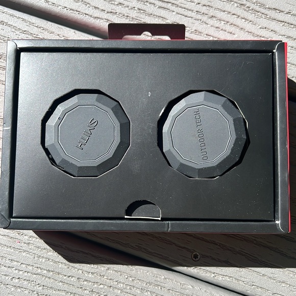 Outdoor Tech x SMITH Helmet speakers - Picture 2 of 4